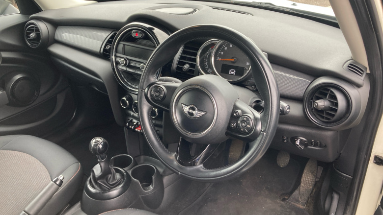 MINI Hatchback 1.5 Cooper 5dr Petrol Hatchback